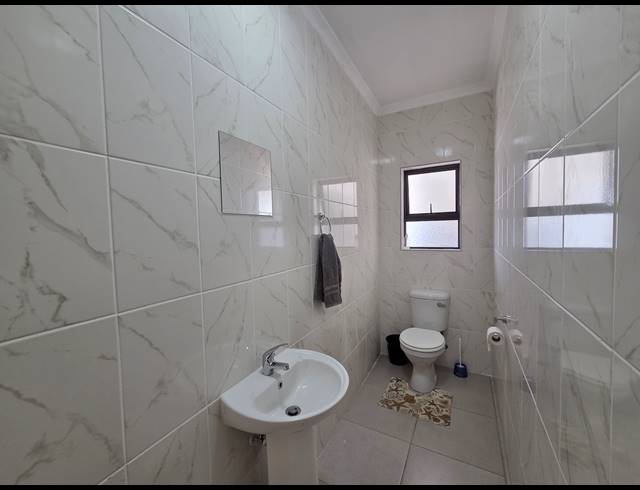 4 BEDROOM HOUSE FOR SALE IN HARBOUR LIGHTS